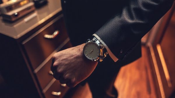 Top 5 bijoux masculins pour rehausser votre style